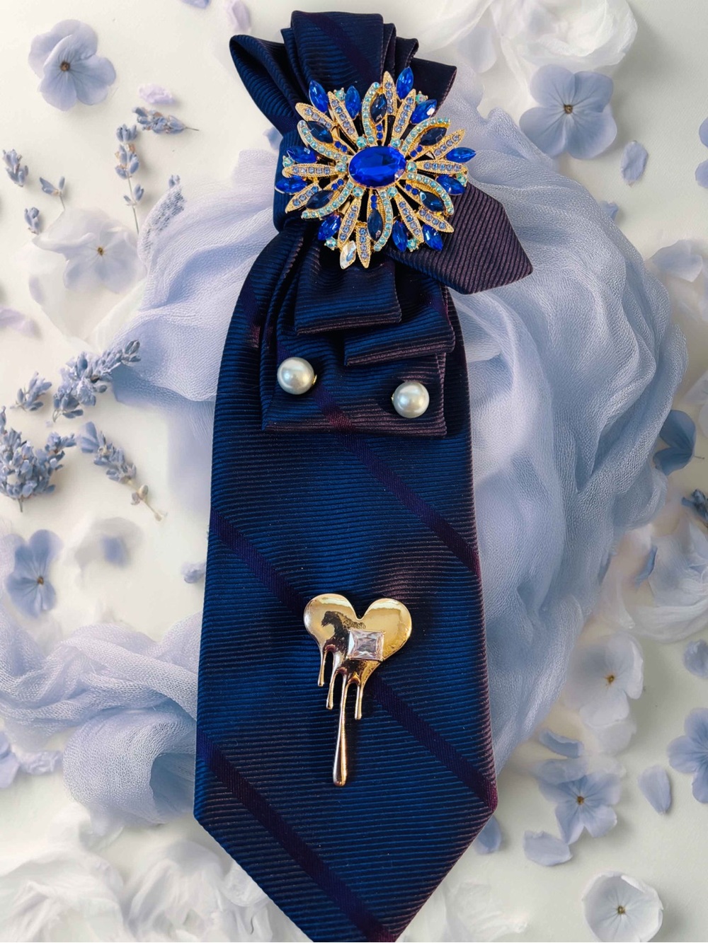Elegant Blue Crystal Floral Pendant Necklace with Gold Accent